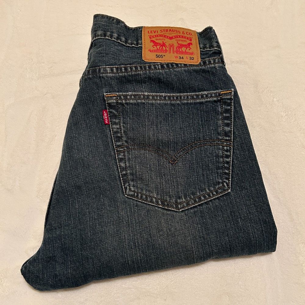 Levi Strauss 505 Mens Jeans 34x32 Straight Leg Authentic